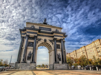 Ver el Arco (puerta) de triunfo de Moscú con guía 