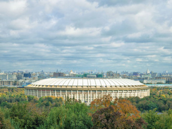 Tour panorámico por Moscú, vista al estadio Luzhniki, sede del mundial de fútbol del 2018