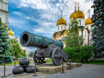 Tour por el Kremlin. El cañon del Zar de 40 toneladas del año 1586