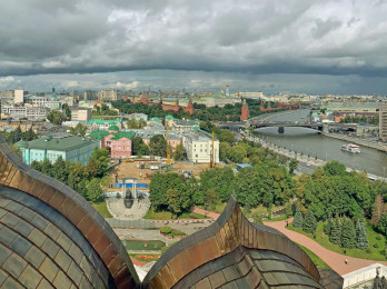 Vista desde la Catedral de Moscú, del Cristo Redentor hacia Kremlin
