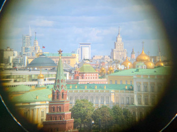 Mirador, vista al Kremlin desde la Catedral del Cristo Salvador en Moscú