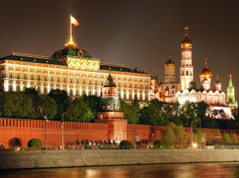 Kremlin de Moscú de noche, guía y tour en español