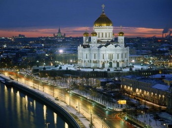 catedral de Cristo Salvador de noche en Moscú. Tour en español con guía privado