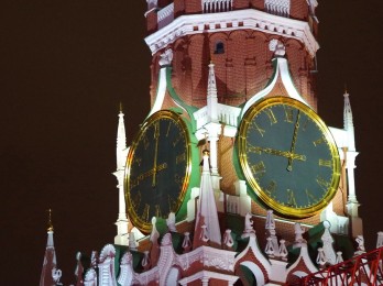 Tour nocturno por Moscú con guía en español. Torre del Salvador o Spasskaya del Kremlni. Rusia