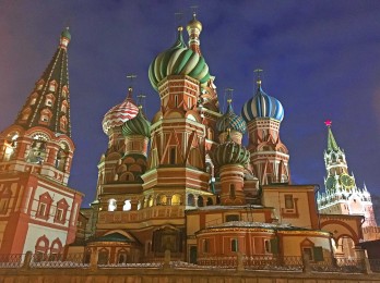 Tour nocturno por Moscú. La catedral de San Basilio por la noche ha de verla