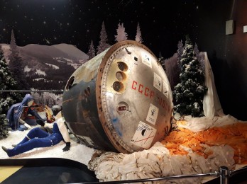 Visita del museo espacial de Moscú con guía en español. La nave soyuz aterrizada