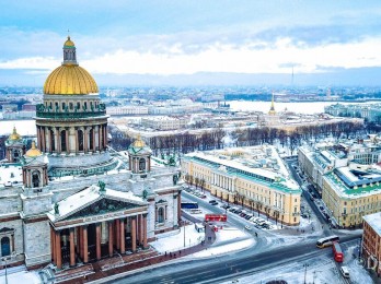 San Petersburgo en invierno con nieve, Catedral de San Isaac una de las principales atracciones. Guía en espapañol