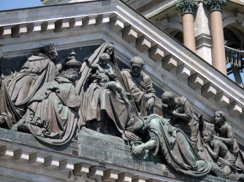 Alto relieves de la catedral de San Isaac de San Petersburgo. Guía y tours en español 