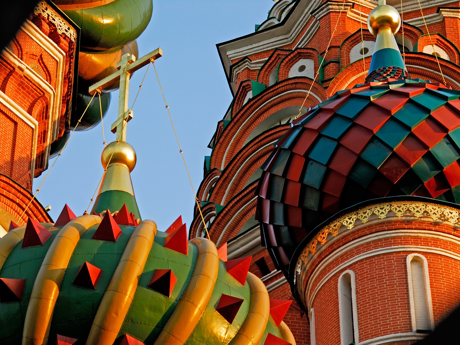 Las cúpulas de la catedral de San Basilio de Moscú. Forma de cebolla o bulbo