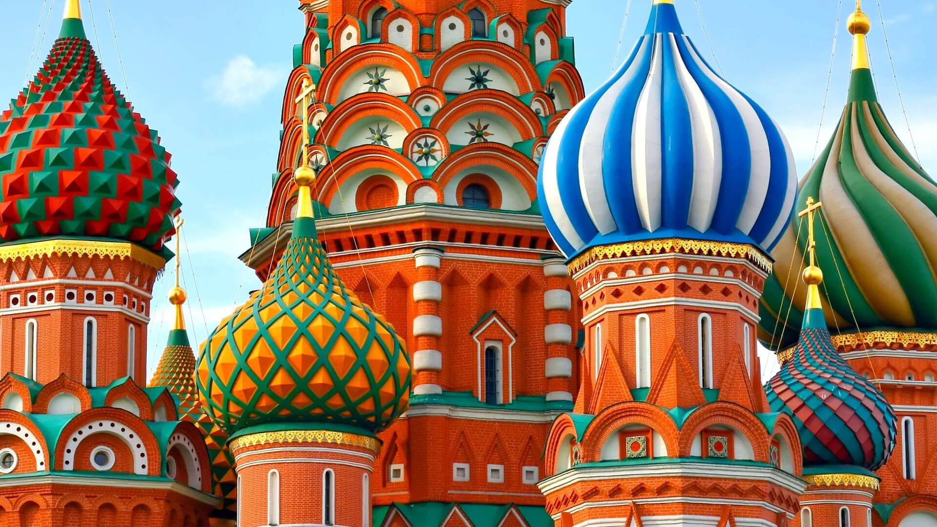 Las cúpulas de forma de bulbo de la catedral de San Basilio en Moscú
