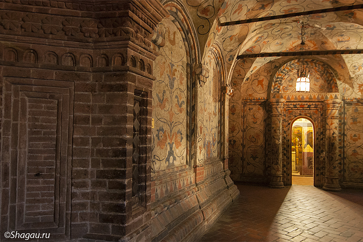 Interiores de la Catedral de San Basilio en Moscú. Qué ver por dontro, tour y guía online