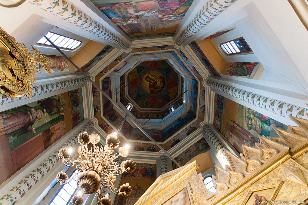 Una de las capillas de la catedral de San Basilio de Moscú. Foto guía y tour
