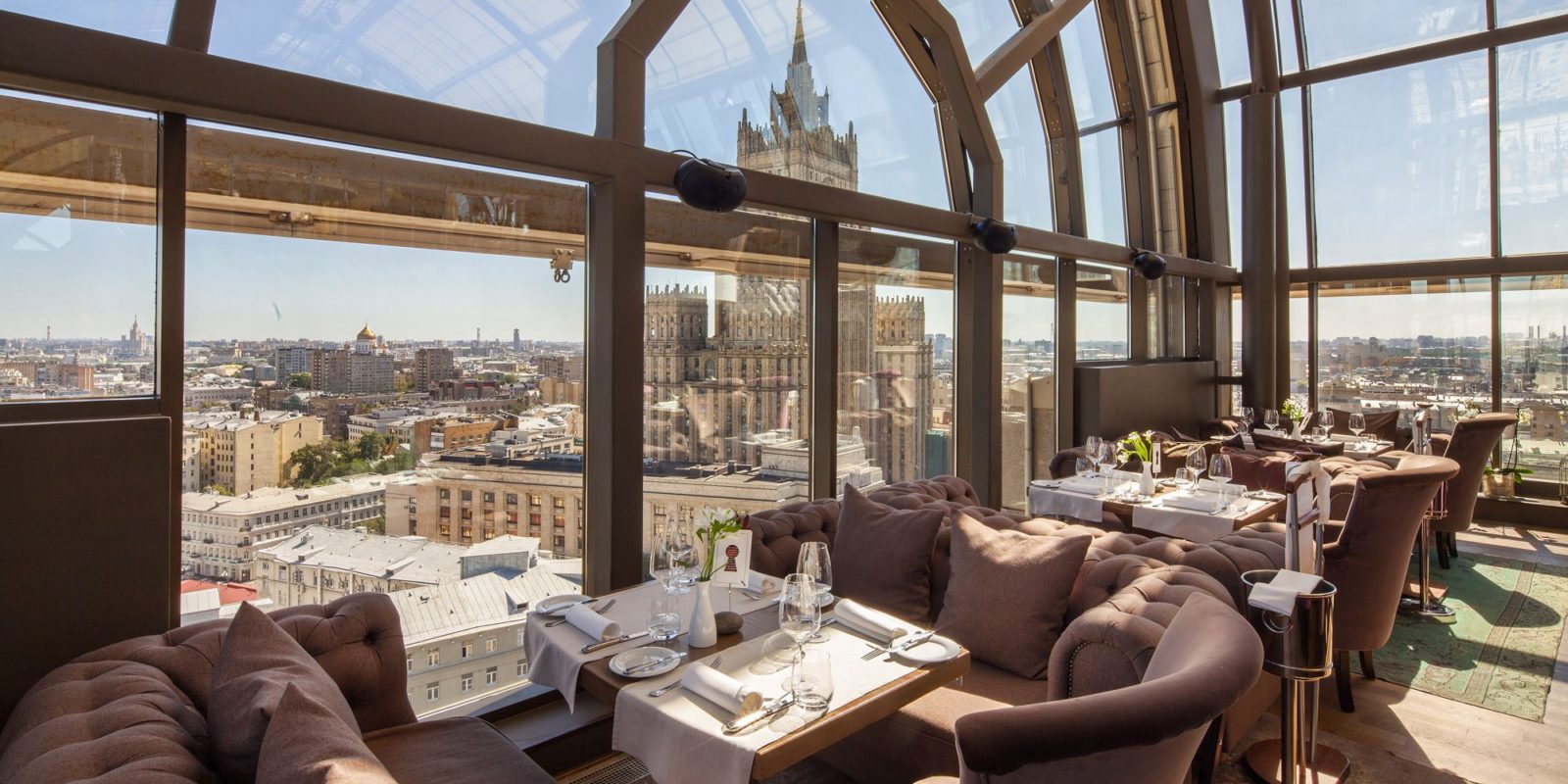 White Rabbite el restaurante de Moscú con vistas panorámicas y bonitas. Está de moda entre los moscovitas y es necesario reservar para cenar